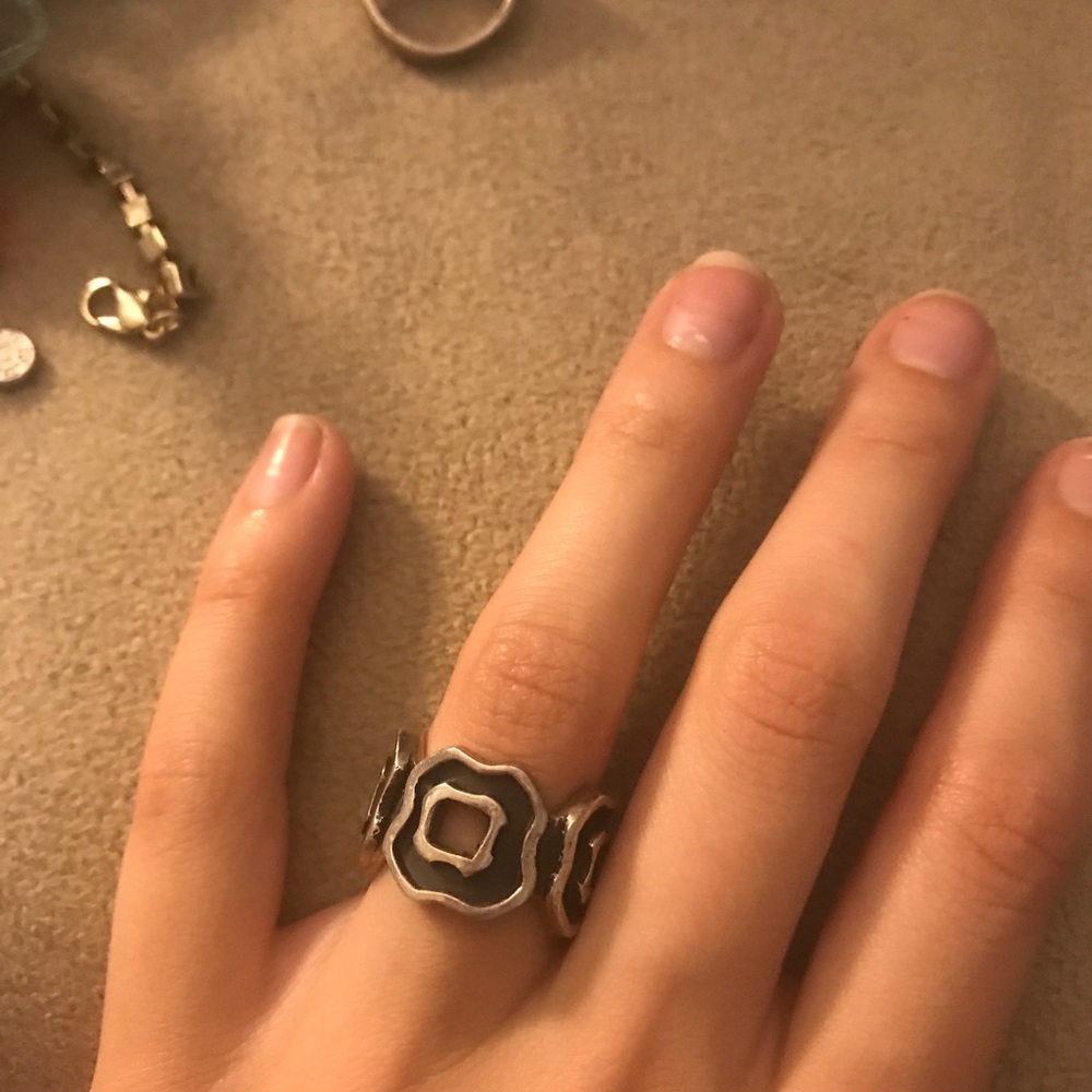 Silver ring - Picture 2 of 2